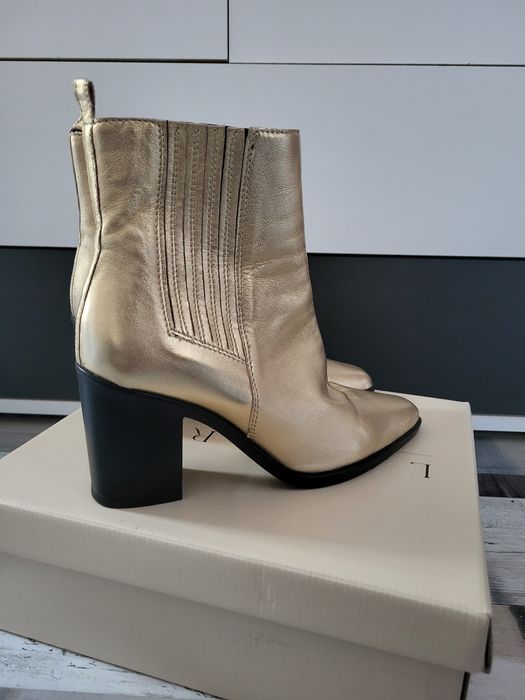 Дамски боти с ток