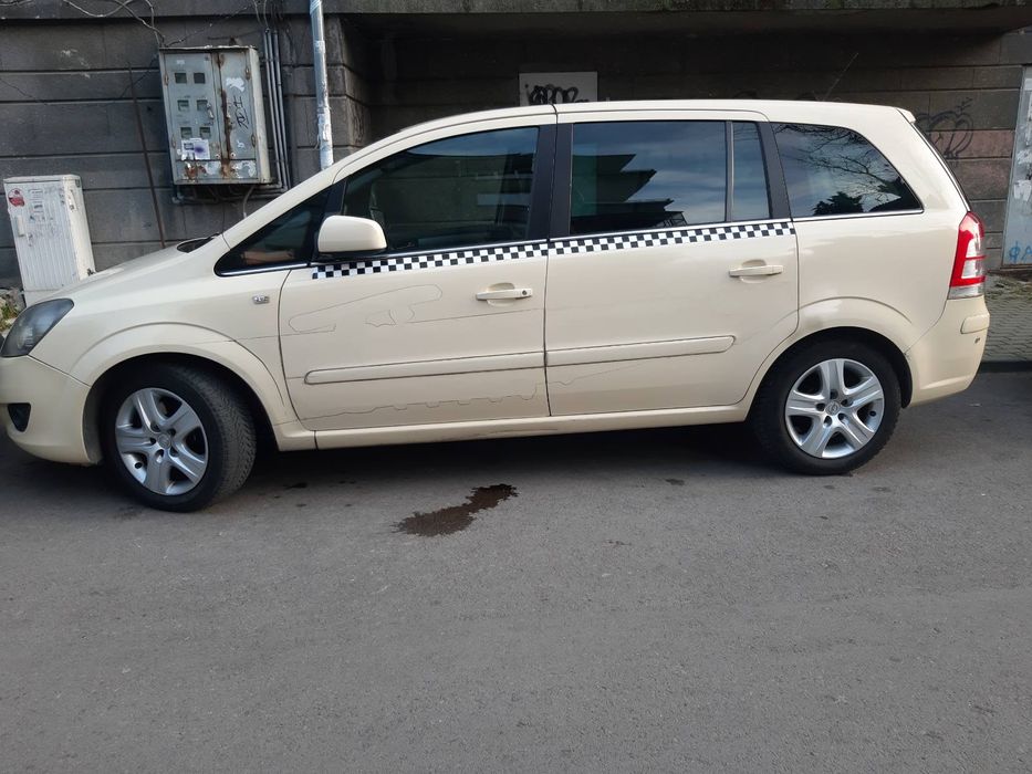 Опел Зафира-1.7D 2011год.