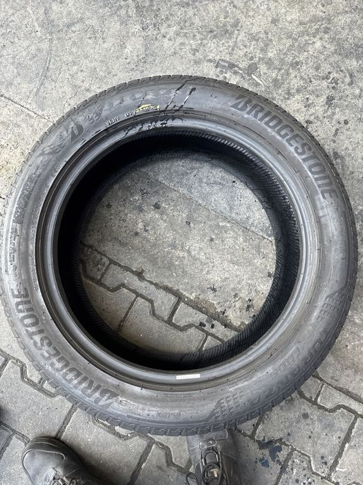 235/50/19 Bridgestone