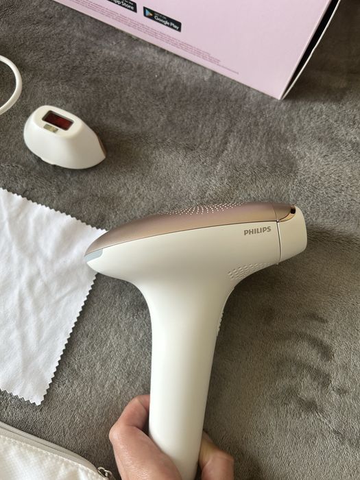 Фотоепилатор Philips Lumea Advanced 1997