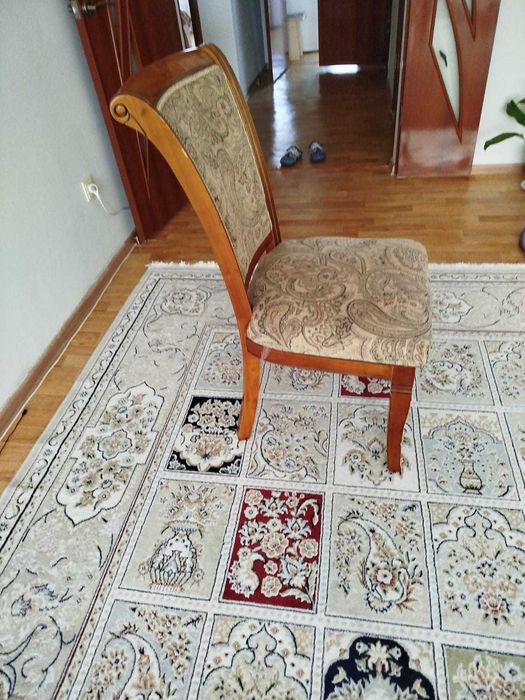 Продам срочно стулья