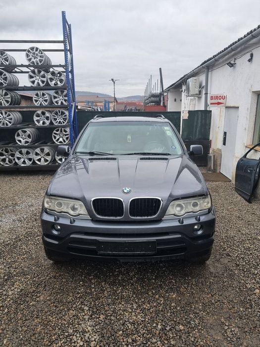 Aripa Dreapta Fata BMW X5 E53 2000 - 2003 4 Usi GRI (1136) Zgâriat