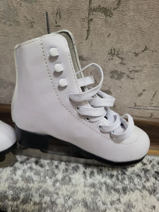 Продам коньки для девочки