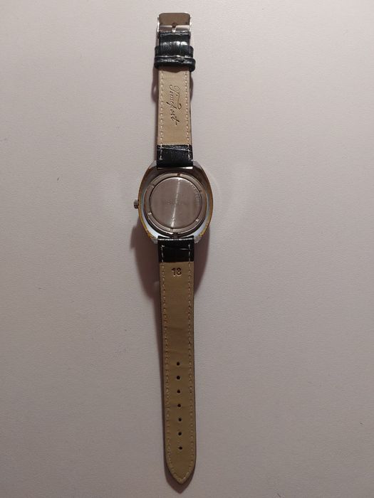 Оригинален съветски механичен часовник Wostok.