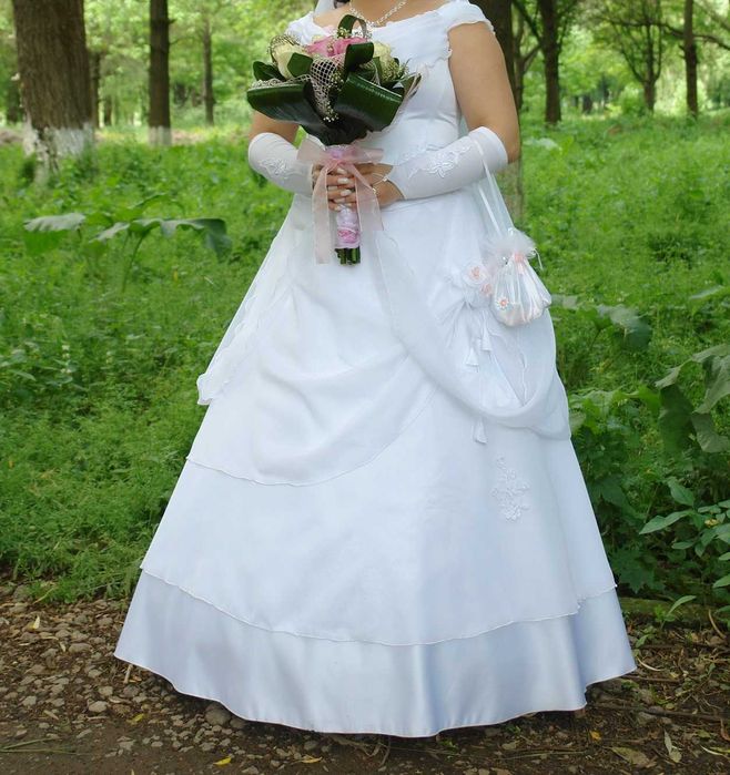 Rochie mireasa alba