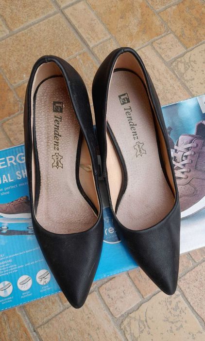 Ботуши 2 бр. дамски /  1 бр. дамски обувки,  TENDENZ