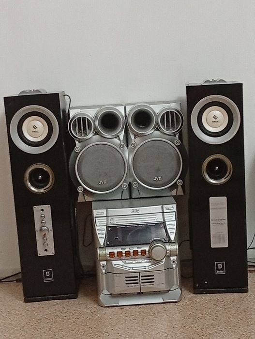 Музыкальный центр колонки