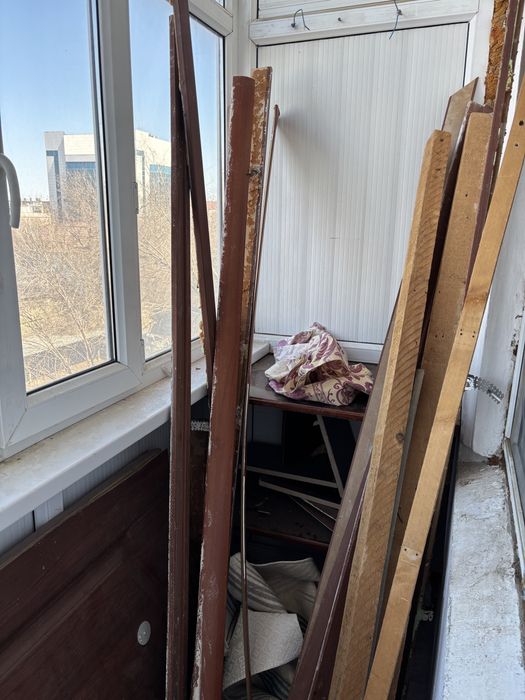 Есік қолданыста болған.