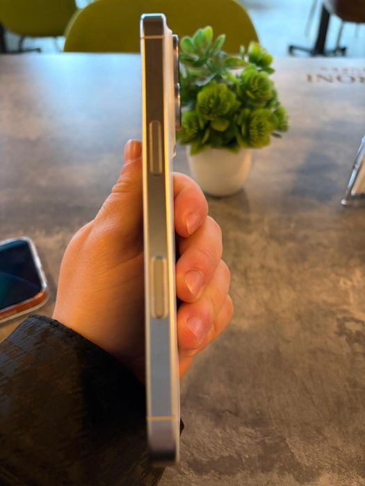 Iphone 16 pro , stare buna, 92% baterie