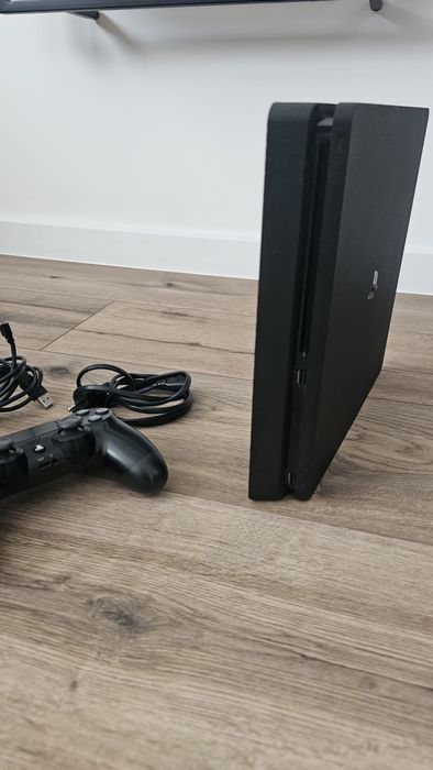 Playstation 4 slim