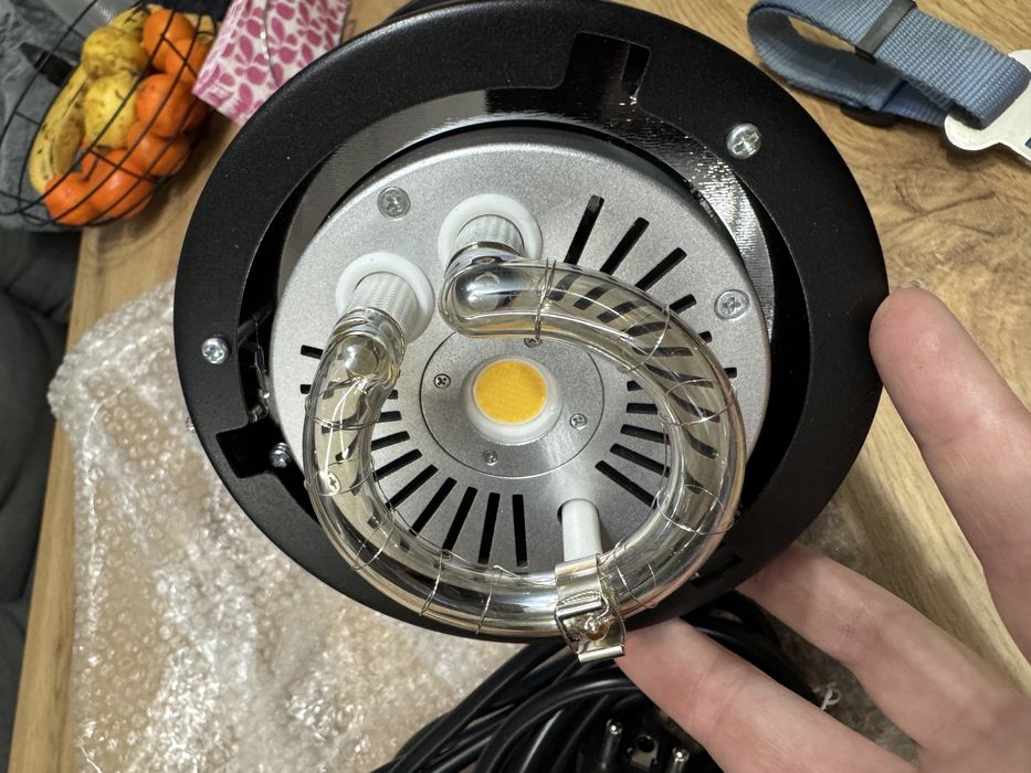 Студийна светкавица Godox SK400 II-V