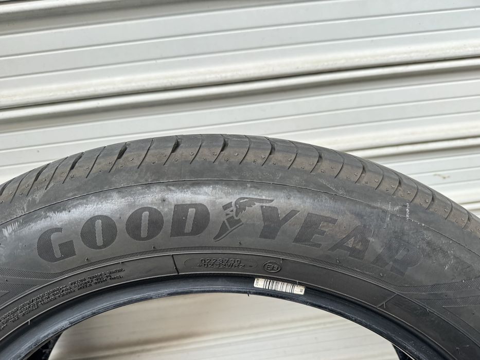 Автомобилни гуми 235 55 18 Goodyear