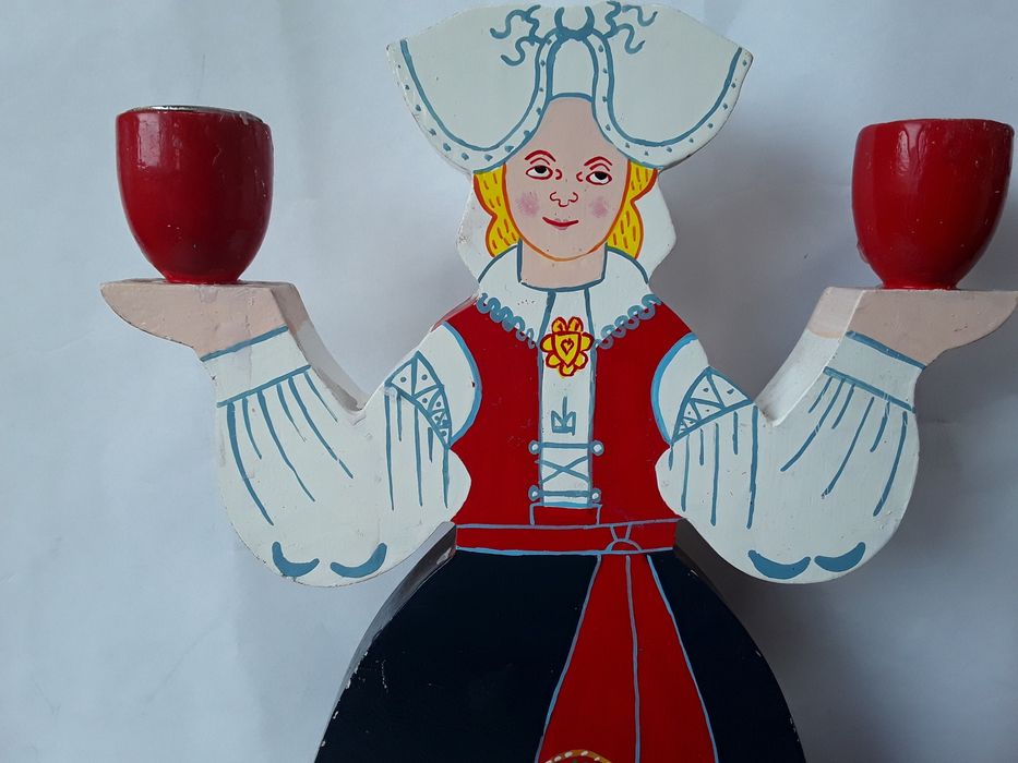 ,Sfesnic din lemn, deosebit