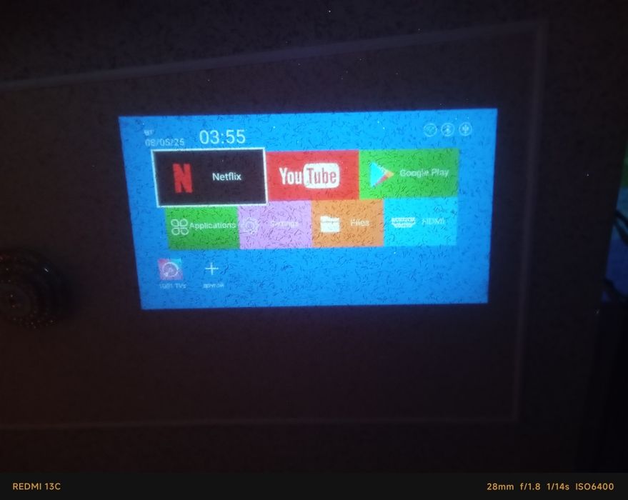 Проектор ULTRA HD , встроенные колонки