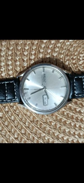 Ceas vitrege anul 1960 funcționează