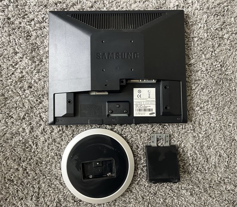 Монитор Samsung 730BF Монитор Самсунг