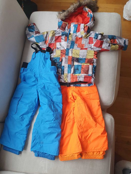 Пълен детски ски комплект Quiksilver яке,гащеризони2бр, полари 3бр, 3г