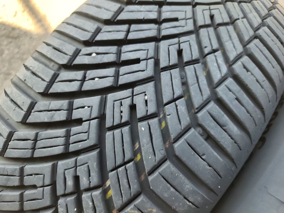 215/65/16" 2бр Continental all season contact 2,dot4624,7mm
