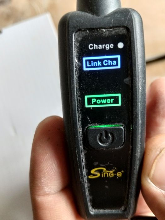 Продам професиональный микрофон блютуз фирма Sing-e