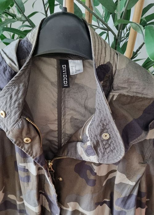 Geaca parka H&M, imprimeu camuflaj, dama, marimea 40