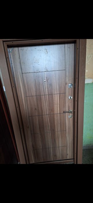 Входна врата за къща