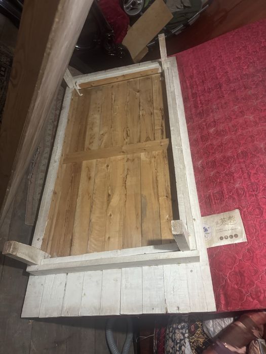 Стол в отличном состояний