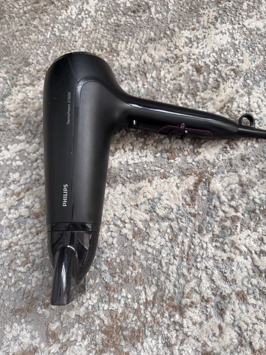 Продам фен Philips. Б/у в отличном состоянии.