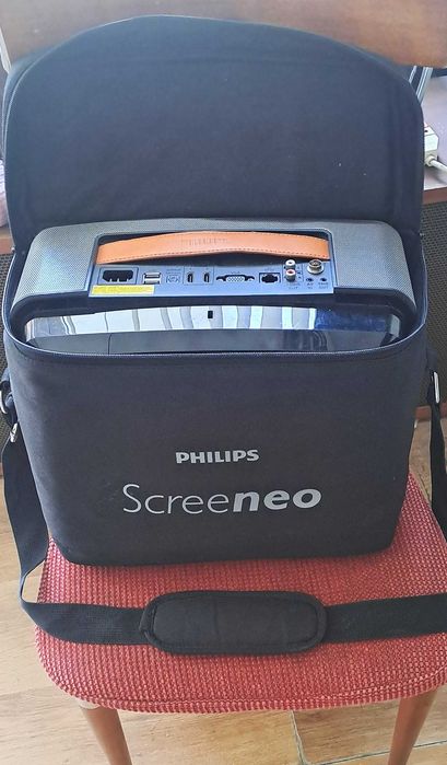 Videoproiector Ultra ShThrow Philips Screeneo HDP1590 Geanta Originala