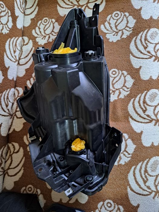 Ляв фар за Suzuki Swift 2017