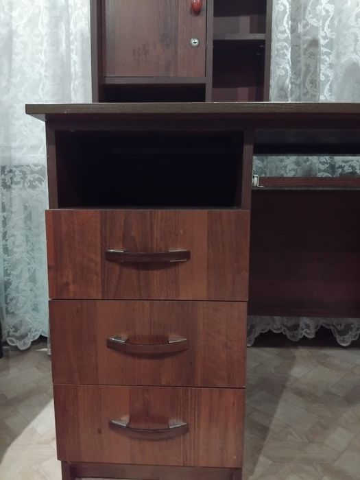 Продам Компютерный стол