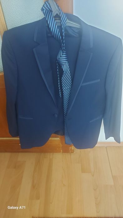 Костюм мужской..