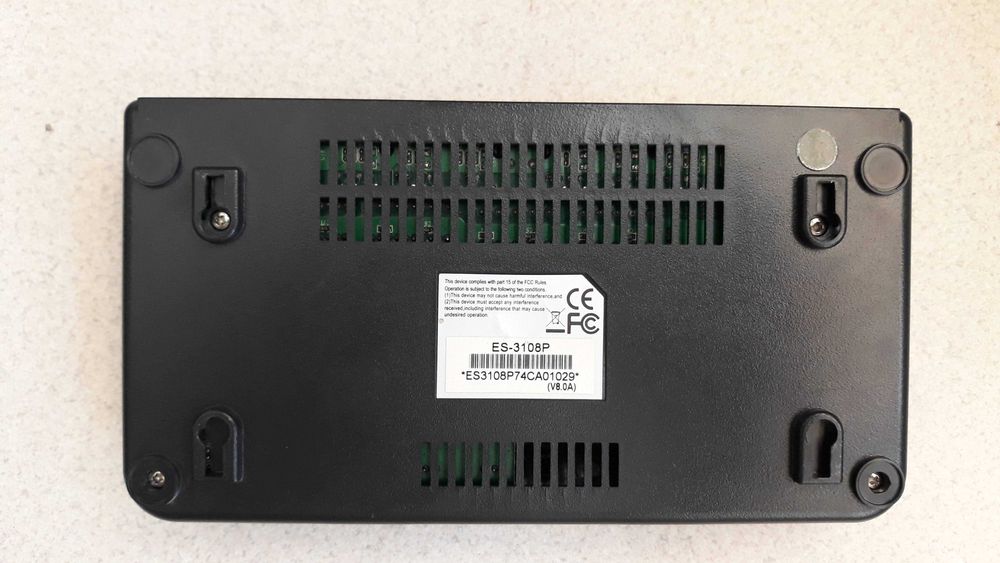 Суич Edimax ES-3108P