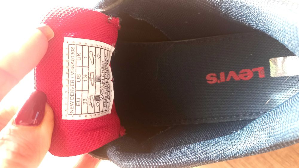Детски спортни обувки Levis