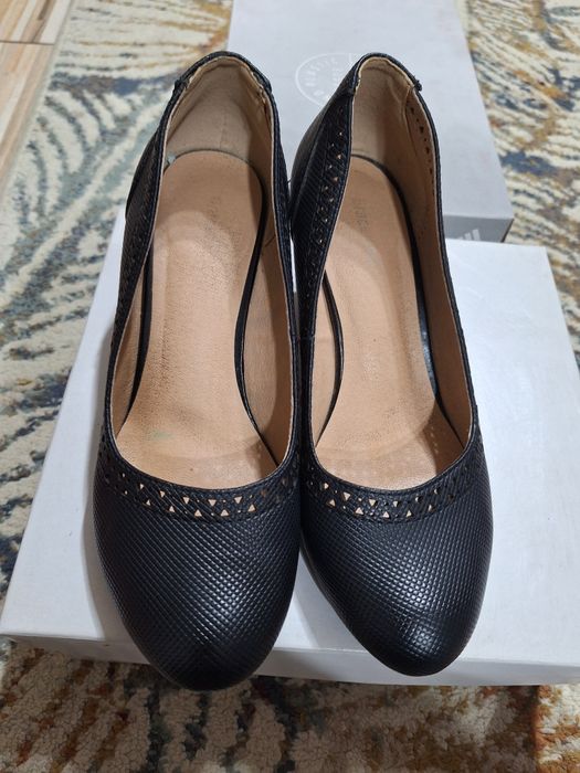 Pantofi negri damă