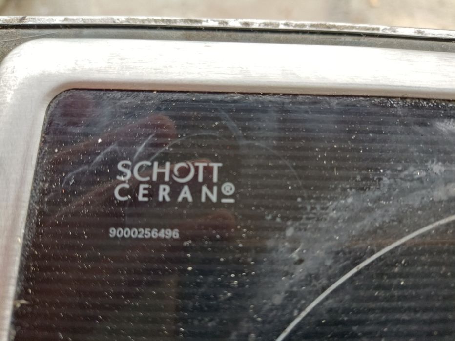 Комплект фурна BOSCH с керамичен плод