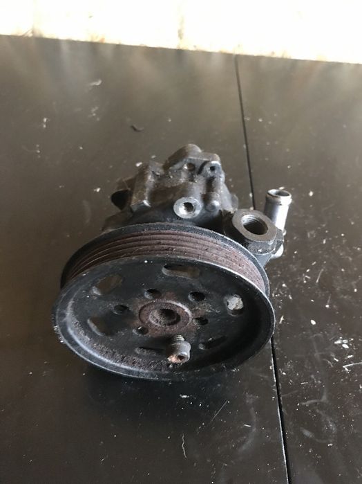 Помпа на хидравликата на волана за Audi A4 1.9 TDI / VW Passat 8D0145155Q