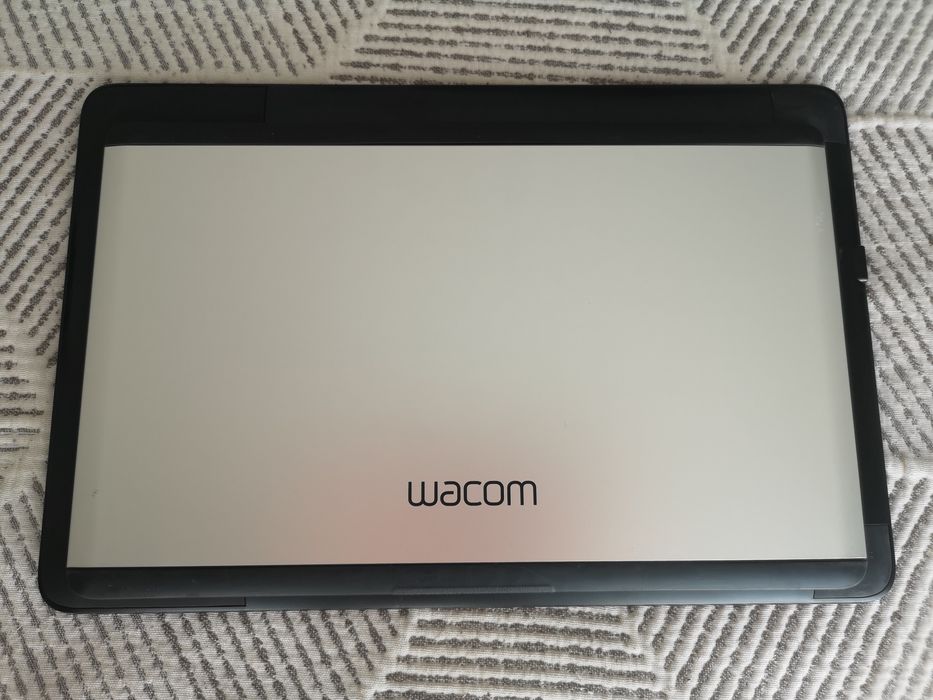 Wacom Cintiq 13HD Creative Pen Display