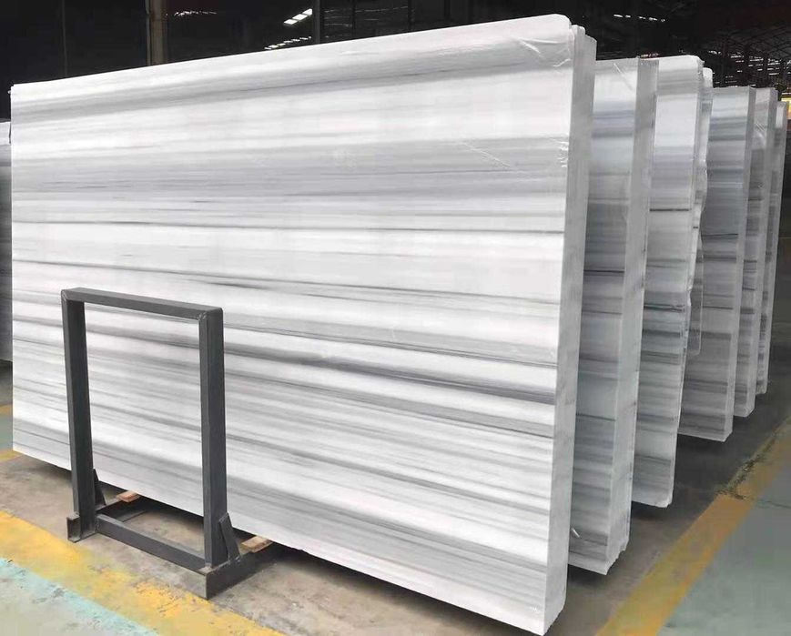 Marmura alba debitata la dimensiune