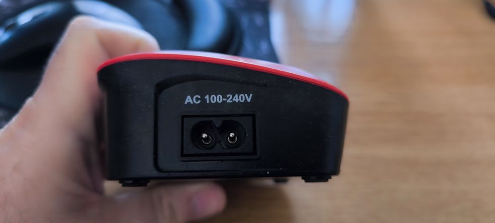 Hitec mulți cahrger  X4 micro