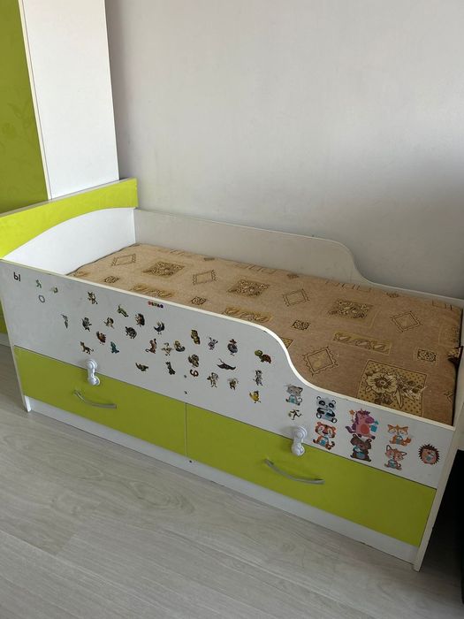 Детский шкаф и кровать