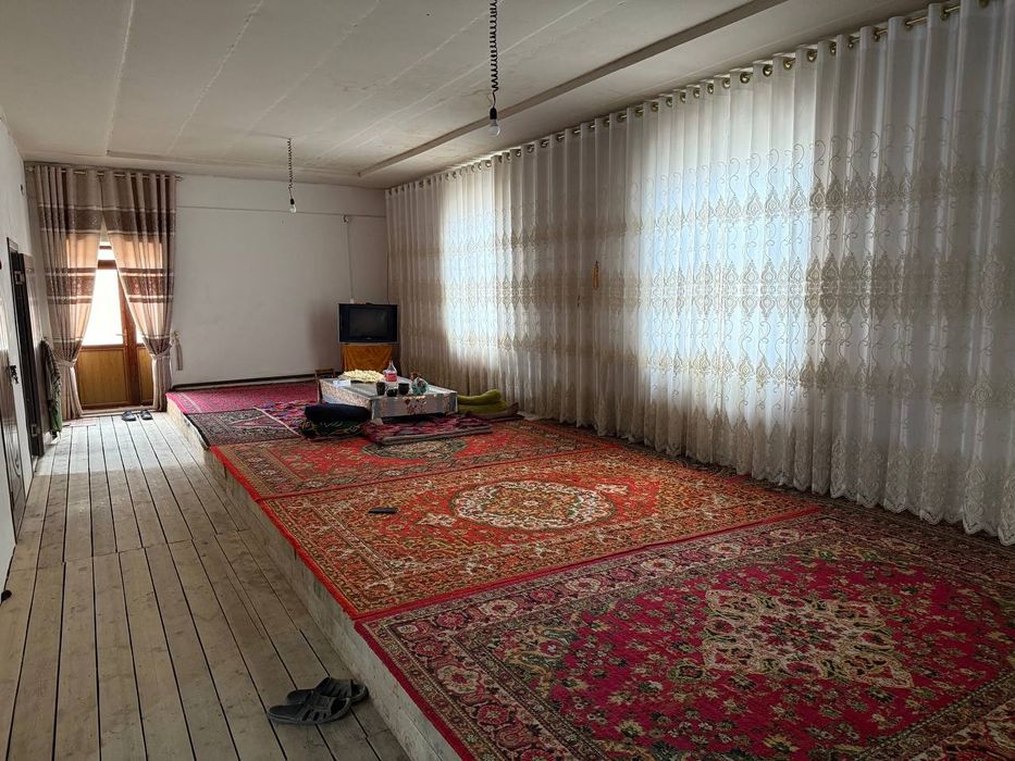 дом 5 комнатный с садом 13 сотик