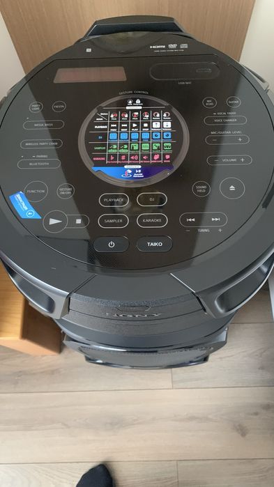 Продам музыкальный центр.