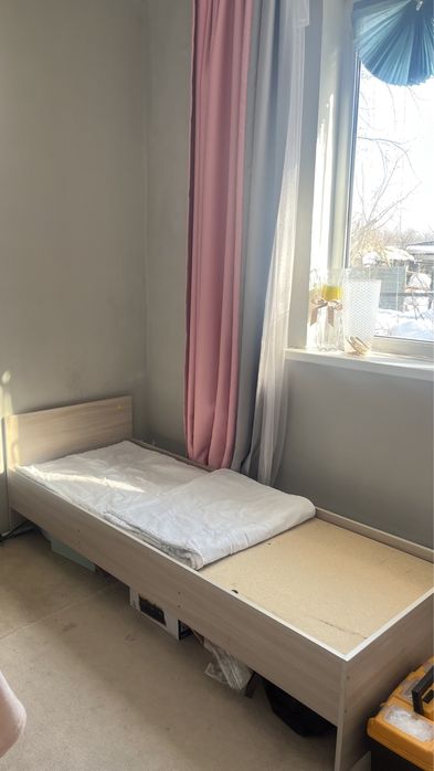 Односпальная кровать