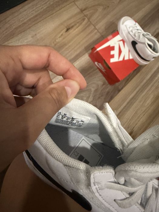 Adidasi nike marimea 25