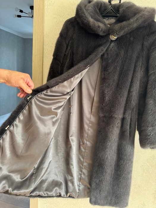 Продам норковую шубу