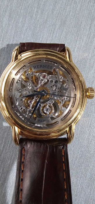 Ceas aur Hermes Sesame