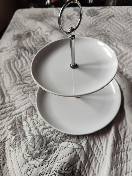 Двуетажна порцеланова стойка за десерти!