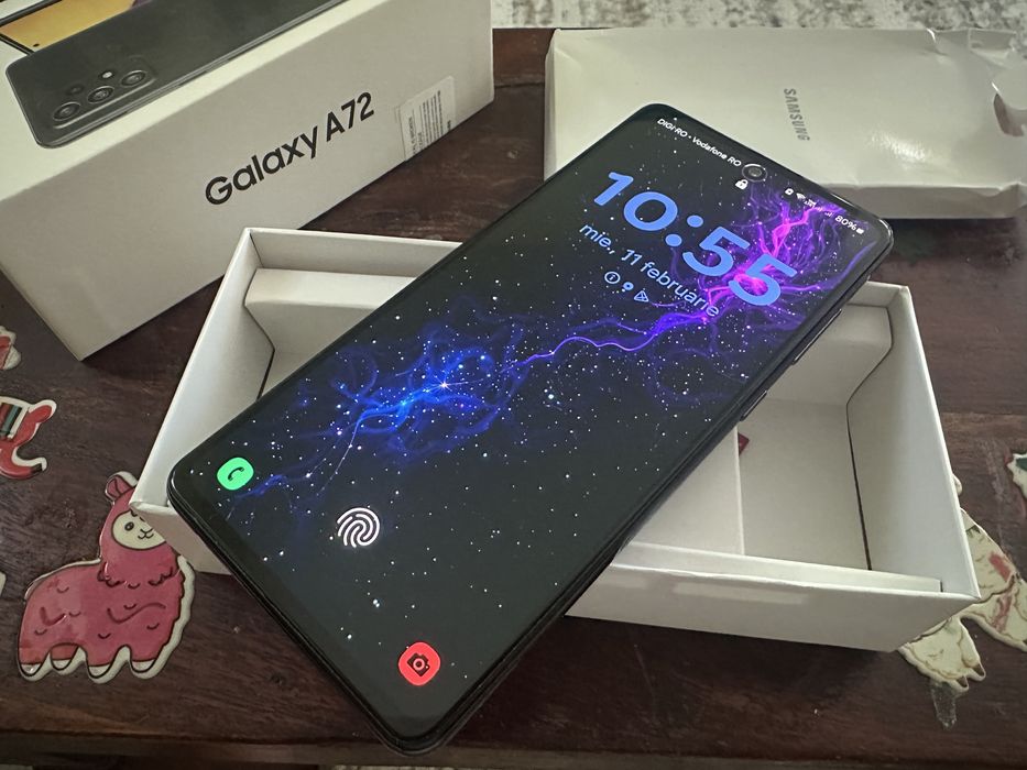 Samsung Galaxy A72 cutie completa