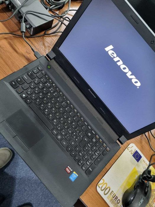 Notebook Lenovo (Intel Core i3)