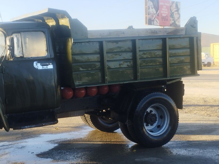 Продаётся Зил самосвал